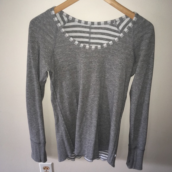 Lululemon cabin tee reversible stripe EUC 6 - Picture 3 of 5
